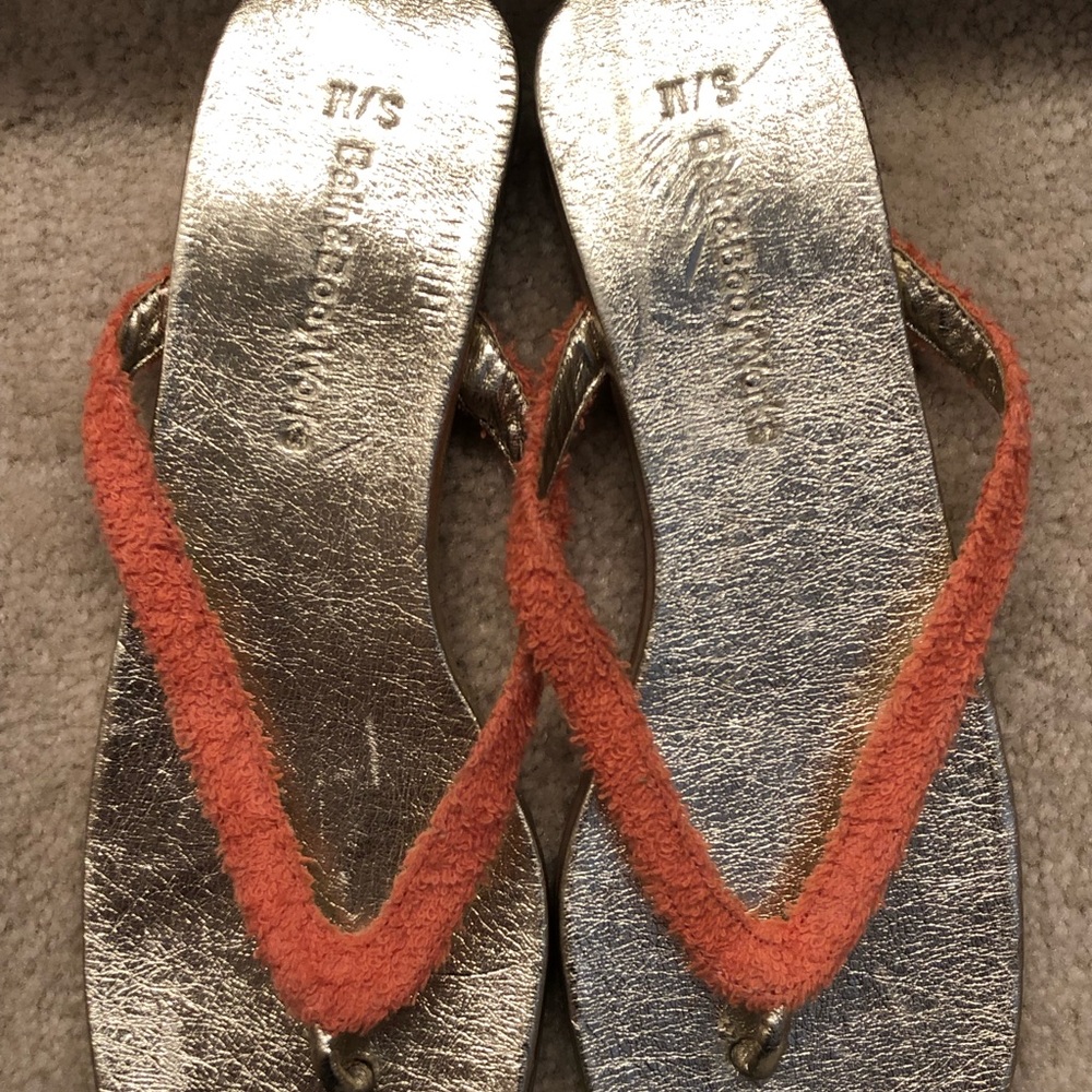 BATH&BODY WORKS TERRY CLOTH STRAP FLIP FLOPS